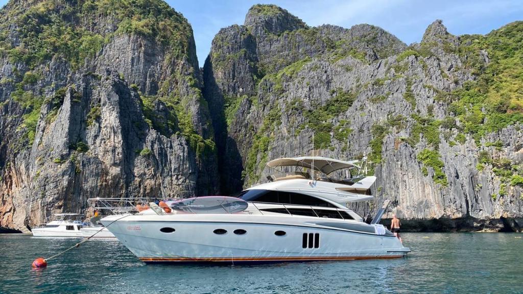 Princess 54