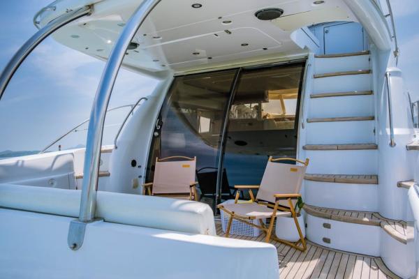 Sealine T51 photo 8
