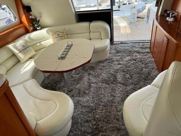 Sealine T51 photo 10