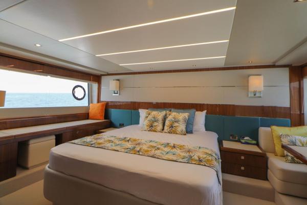 Sunseeker P74 photo 14