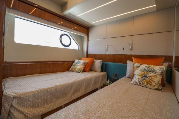 Sunseeker P74 photo 15