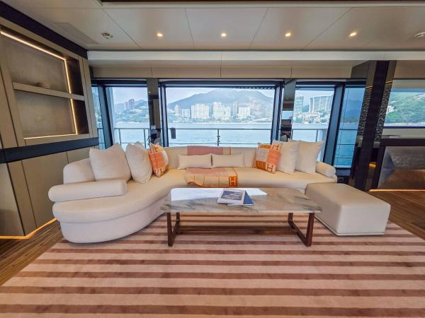 Wider 47M photo 17