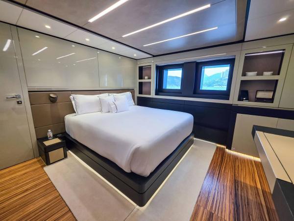 Wider 47M photo 27